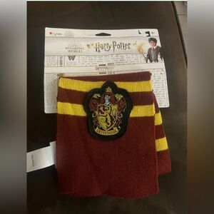 Harry Potter Gryffindor Scarf Maroon / yellow striped with patch